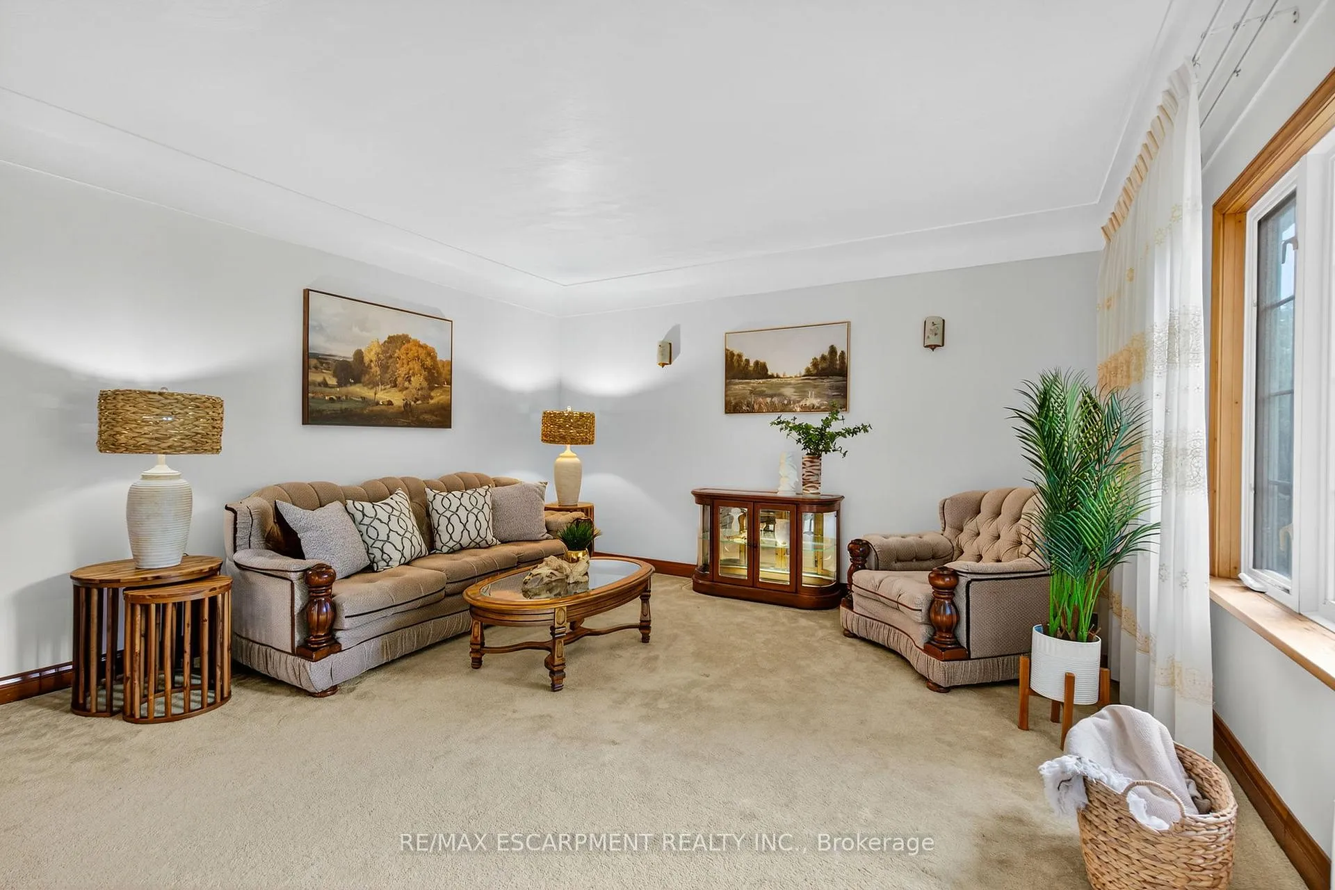 Photo 8 of 961 Danforth Avenue, Burlington, Bayview — HOMEH