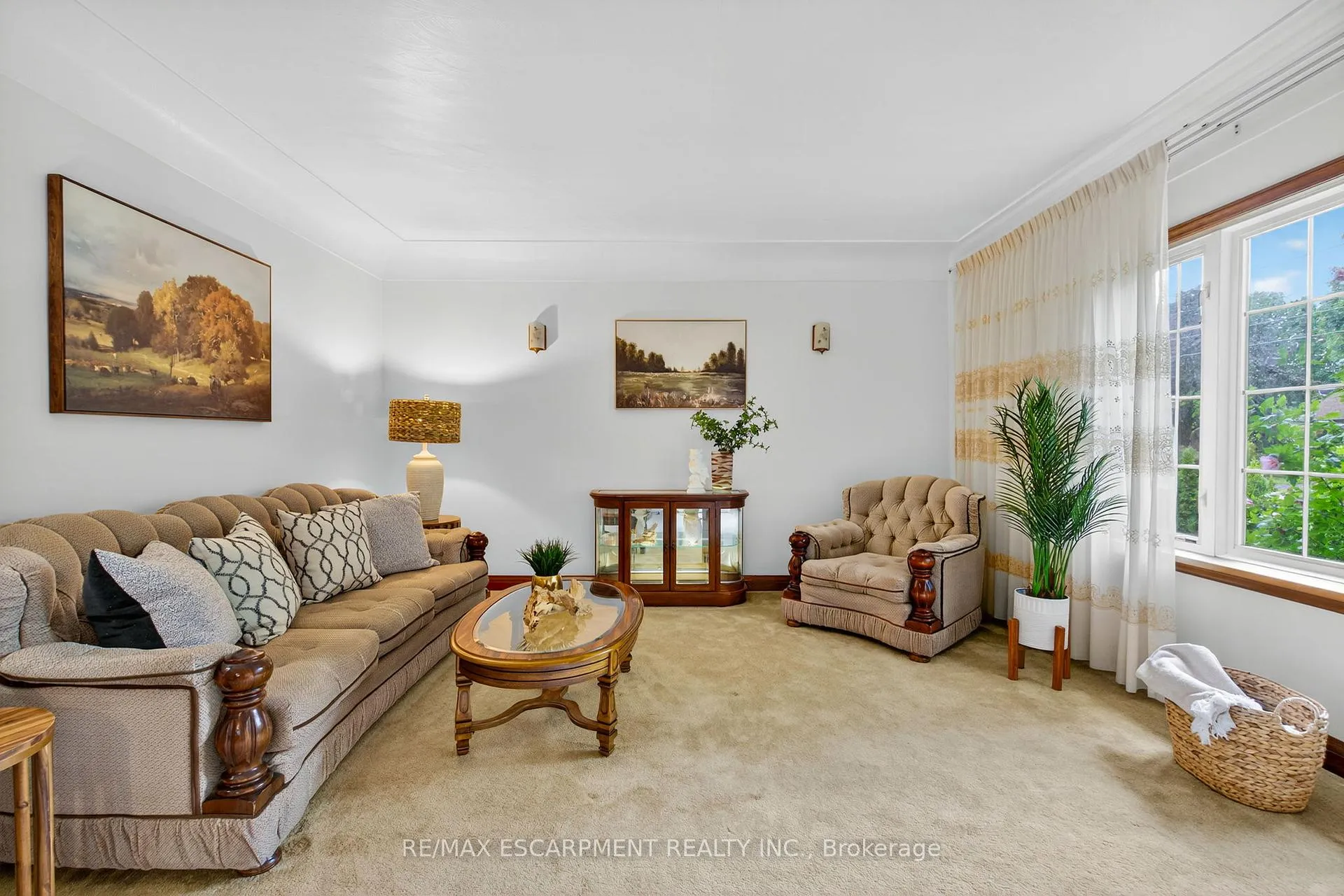 Photo 9 of 961 Danforth Avenue, Burlington, Bayview — HOMEH