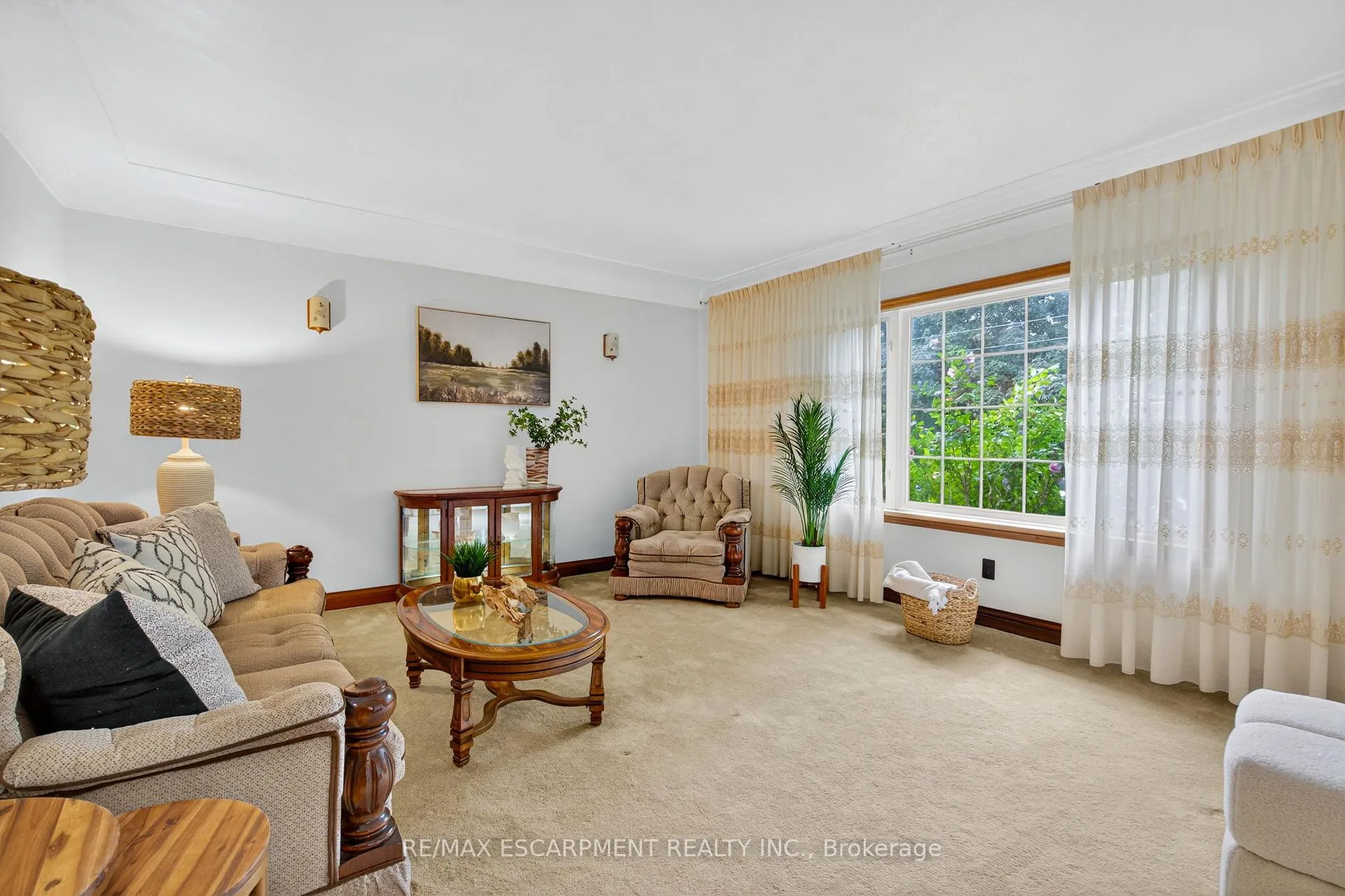Photo 10 of 961 Danforth Avenue, Burlington, Bayview — HOMEH