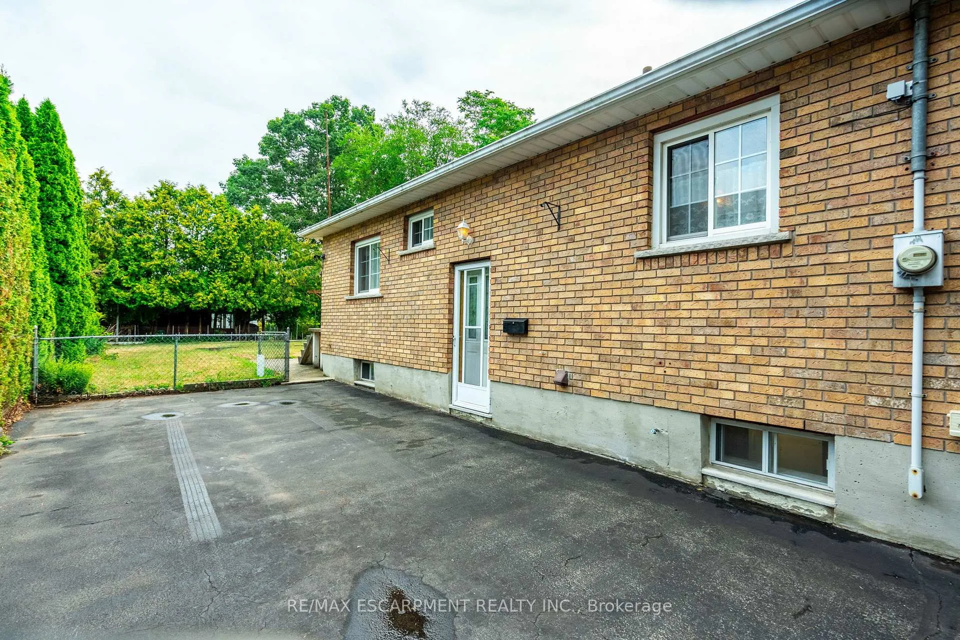 Photo 33 of 961 Danforth Avenue, Burlington, Bayview — HOMEH