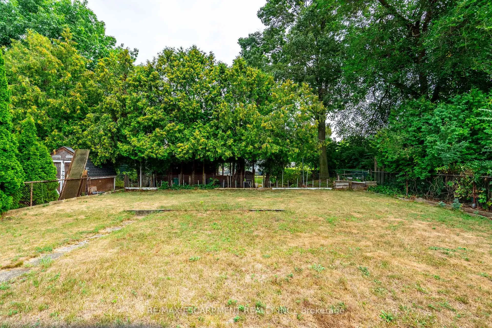 Photo 35 of 961 Danforth Avenue, Burlington, Bayview — HOMEH