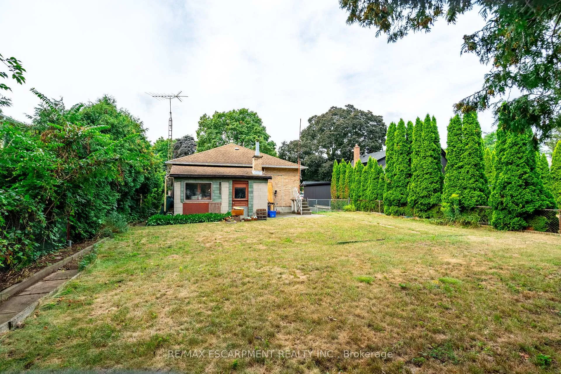 Photo 36 of 961 Danforth Avenue, Burlington, Bayview — HOMEH