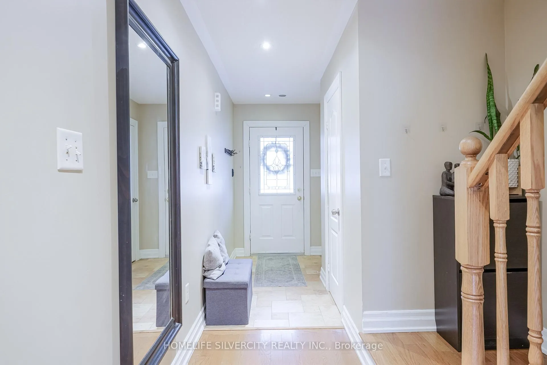 Photo 4 of 376 Sparrow Circle, Pickering, Highbush — HOMEH