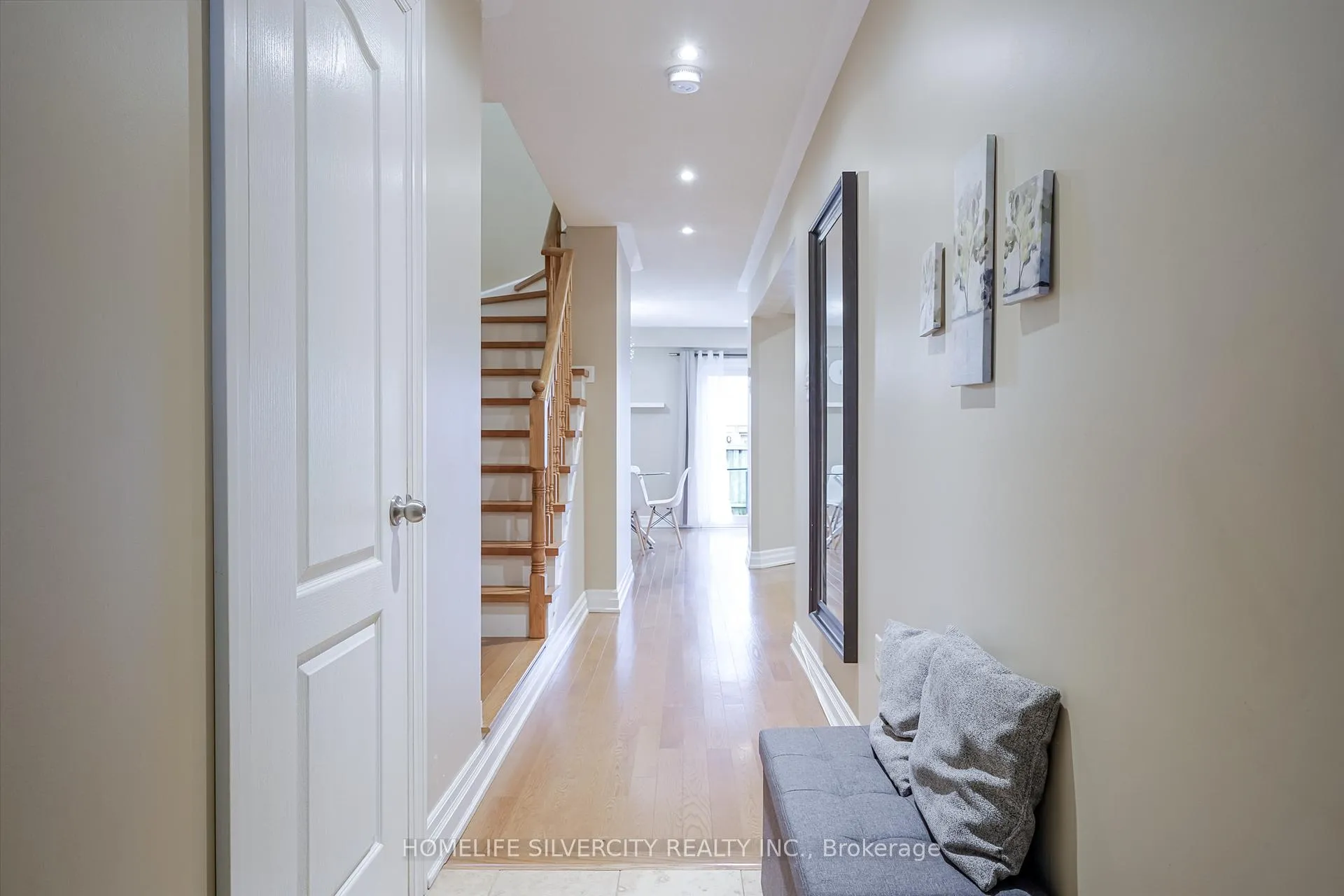 Photo 5 of 376 Sparrow Circle, Pickering, Highbush — HOMEH