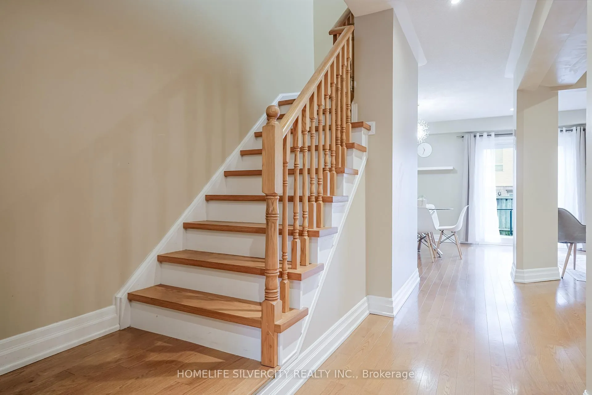 Photo 6 of 376 Sparrow Circle, Pickering, Highbush — HOMEH