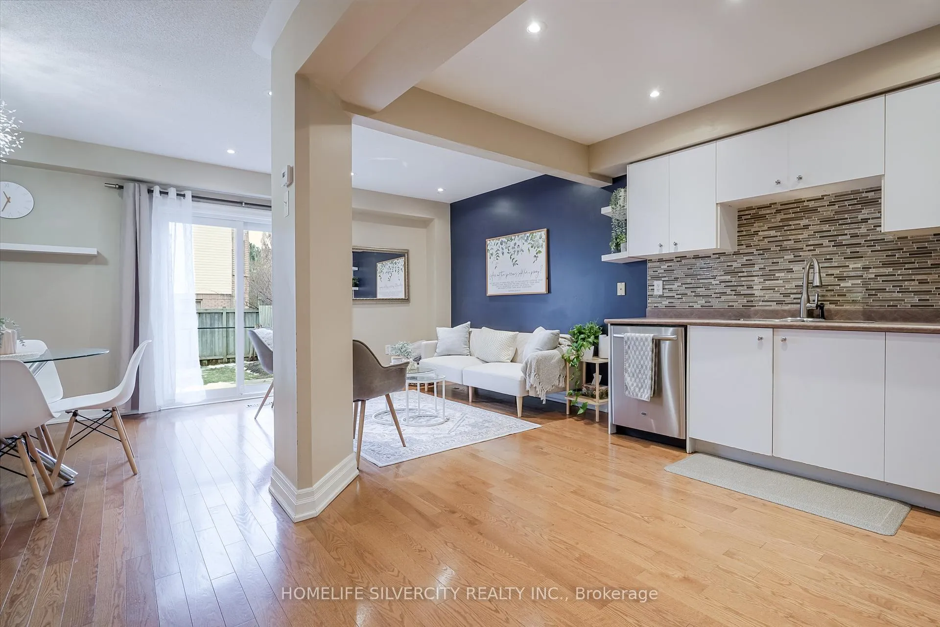 Photo 7 of 376 Sparrow Circle, Pickering, Highbush — HOMEH
