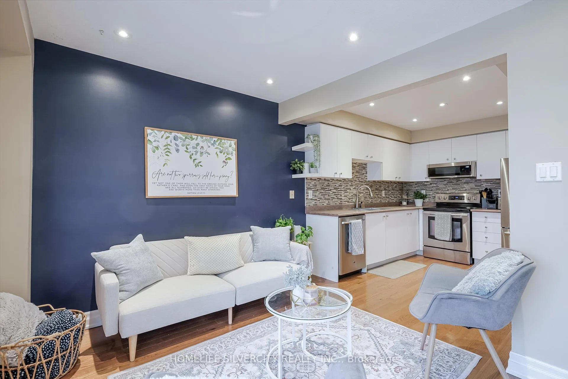 Photo 11 of 376 Sparrow Circle, Pickering, Highbush — HOMEH