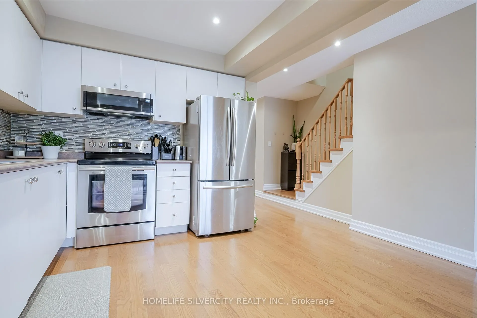 Photo 21 of 376 Sparrow Circle, Pickering, Highbush — HOMEH