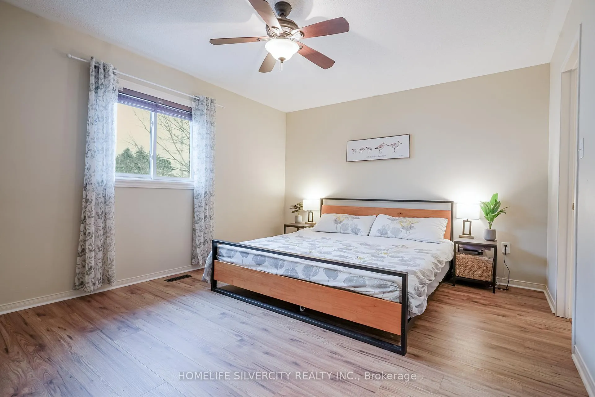 Photo 25 of 376 Sparrow Circle, Pickering, Highbush — HOMEH