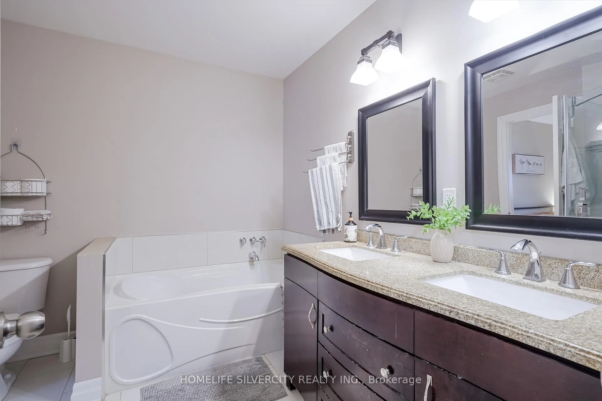 Photo 29 of 376 Sparrow Circle, Pickering, Highbush — HOMEH