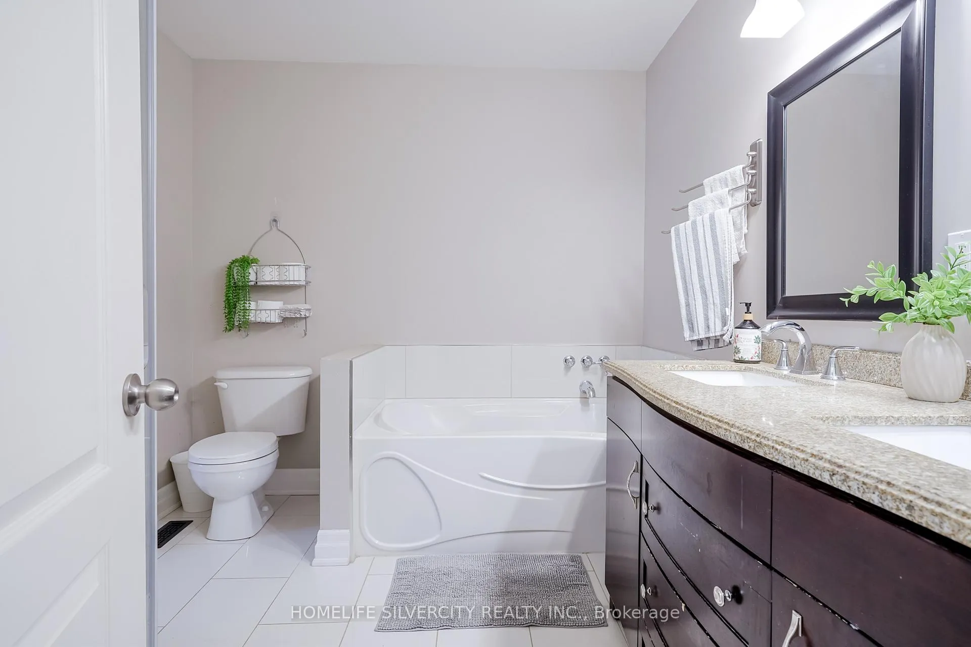 Photo 30 of 376 Sparrow Circle, Pickering, Highbush — HOMEH