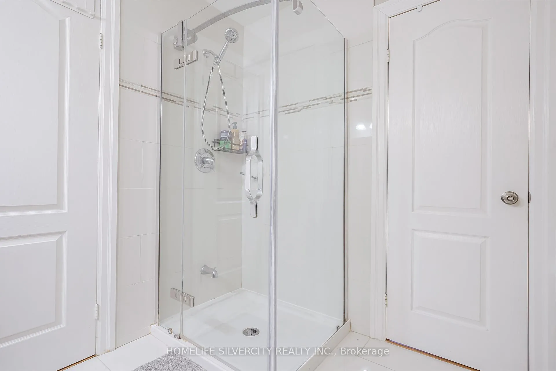 Photo 31 of 376 Sparrow Circle, Pickering, Highbush — HOMEH