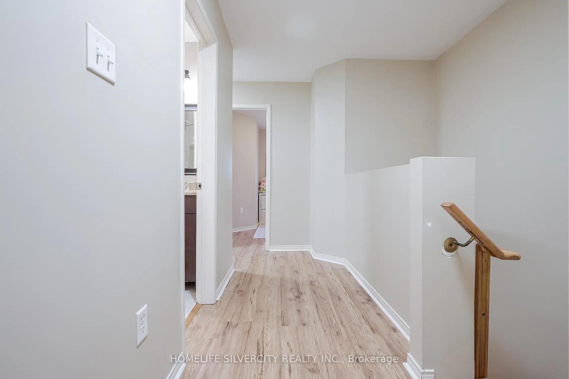 Photo 37 of 376 Sparrow Circle, Pickering, Highbush — HOMEH