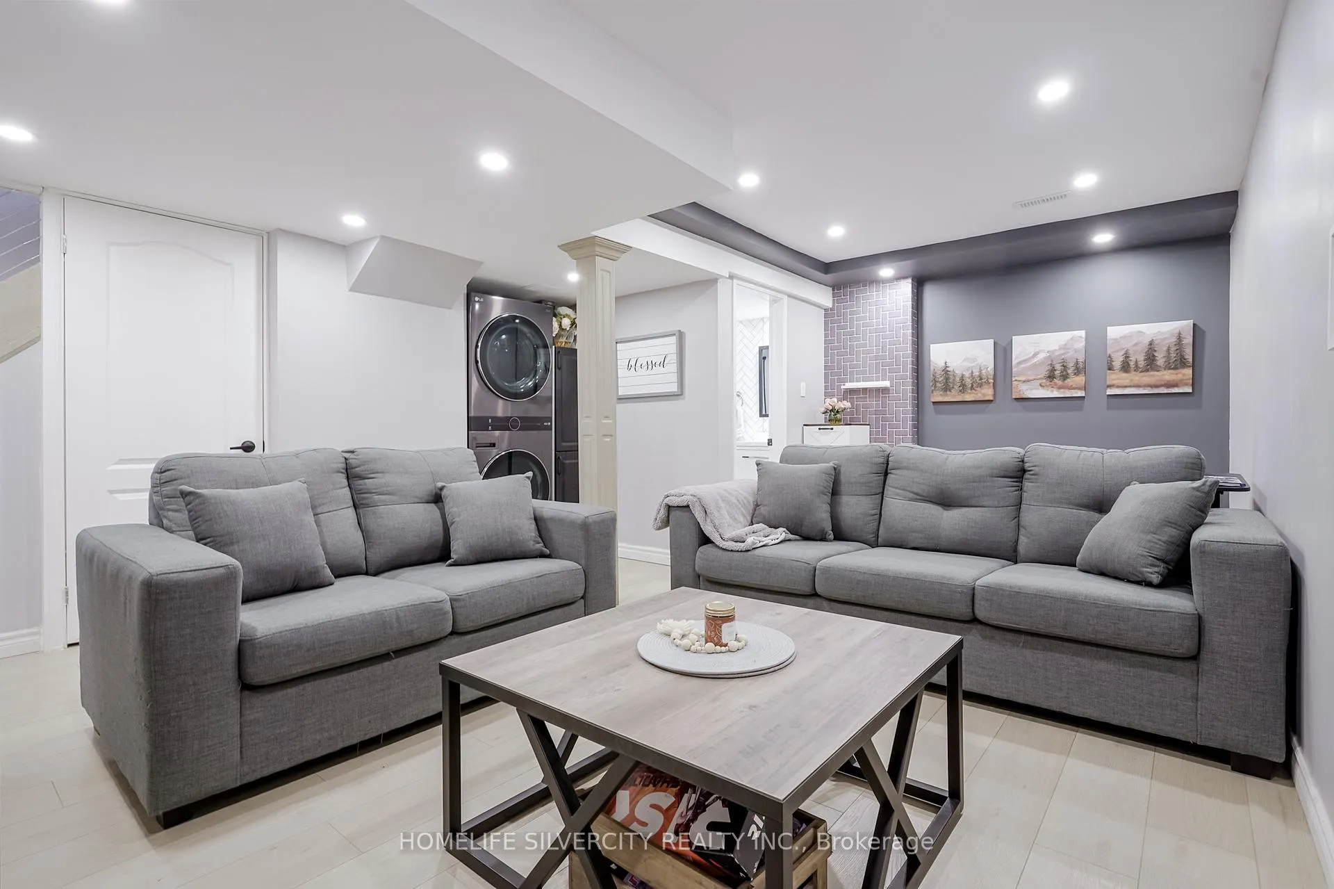 Photo 43 of 376 Sparrow Circle, Pickering, Highbush — HOMEH