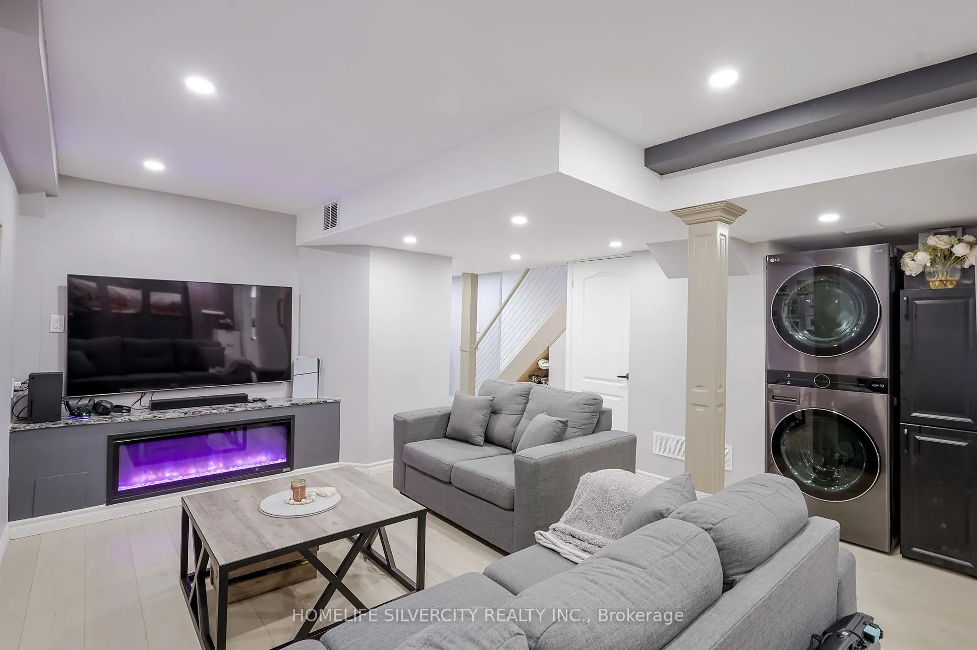 Photo 44 of 376 Sparrow Circle, Pickering, Highbush — HOMEH