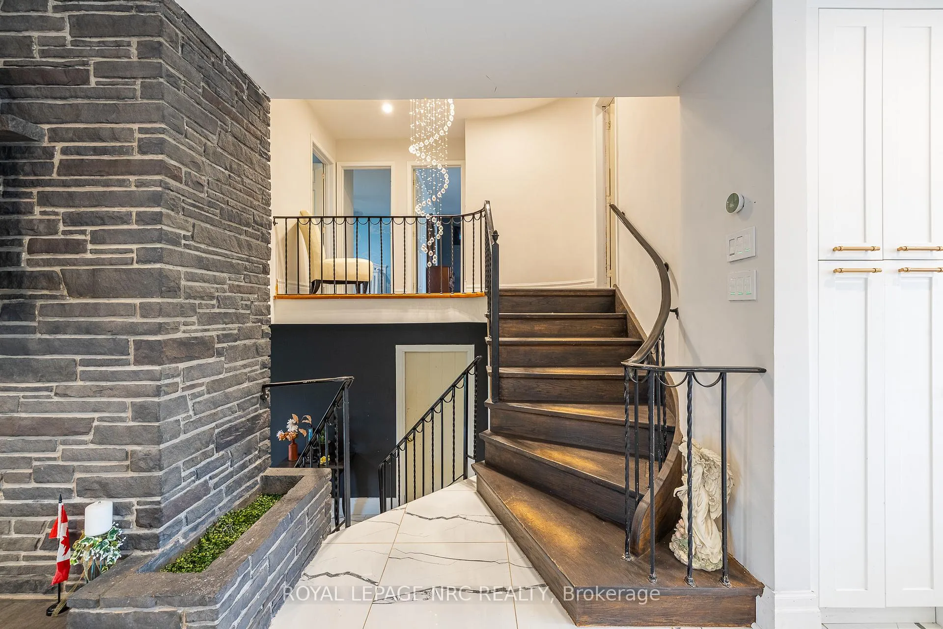 Photo 8 of 3797 Wiltshire Boulevard, Niagara Falls, Casey — HOMEH
