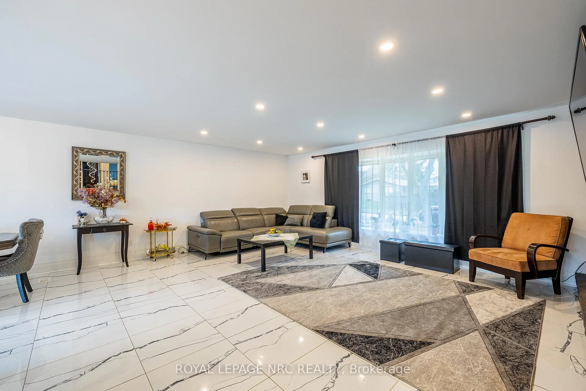 Photo 9 of 3797 Wiltshire Boulevard, Niagara Falls, Casey — HOMEH