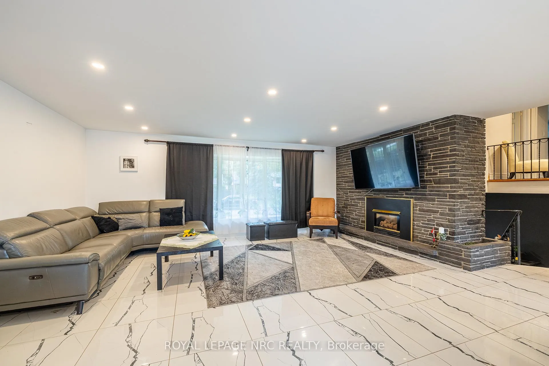 Photo 10 of 3797 Wiltshire Boulevard, Niagara Falls, Casey — HOMEH