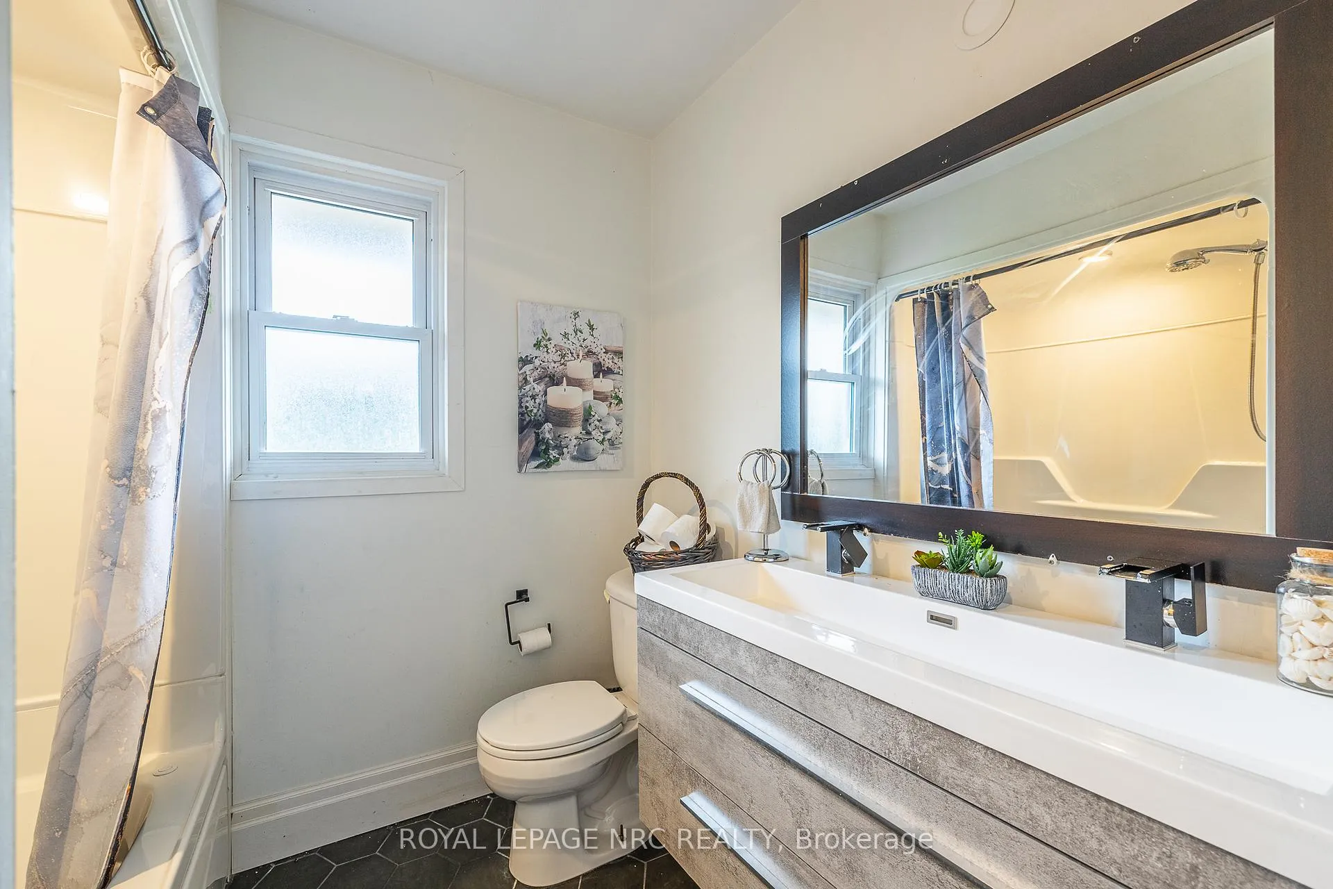 Photo 18 of 3797 Wiltshire Boulevard, Niagara Falls, Casey — HOMEH
