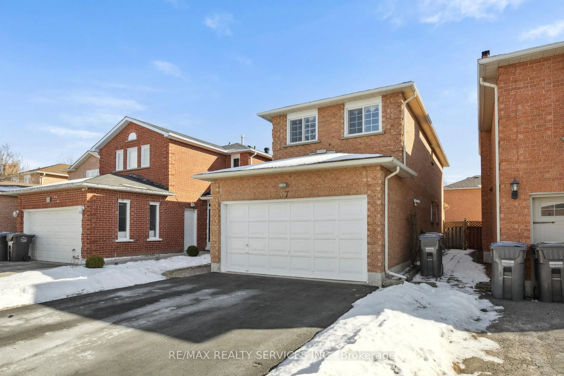 Photo 2 of 37 Candy Crescent, Brampton, Northwood Park — HOMEH