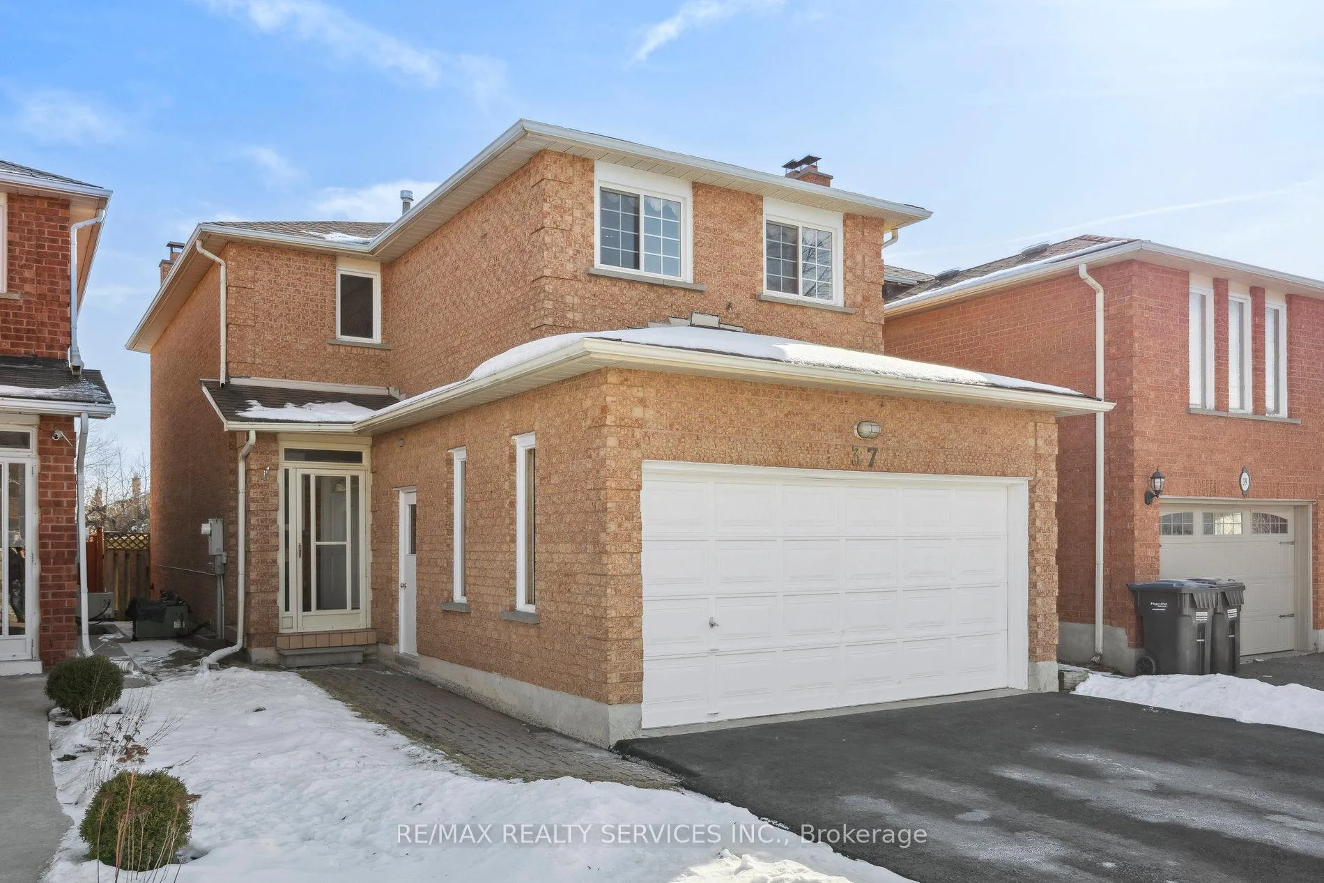 Photo 3 of 37 Candy Crescent, Brampton, Northwood Park — HOMEH