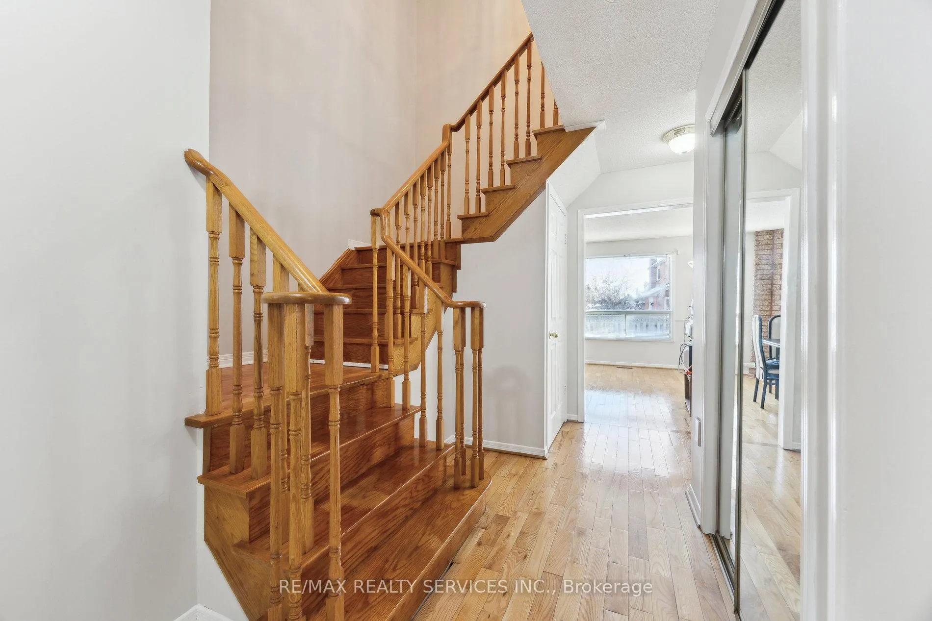 Photo 19 of 37 Candy Crescent, Brampton, Northwood Park — HOMEH