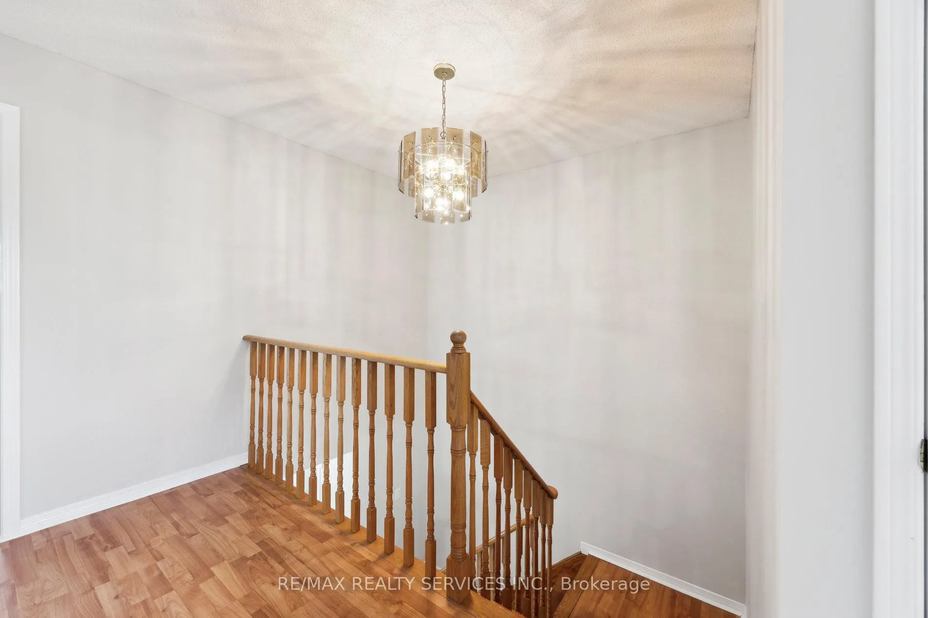 Photo 20 of 37 Candy Crescent, Brampton, Northwood Park — HOMEH