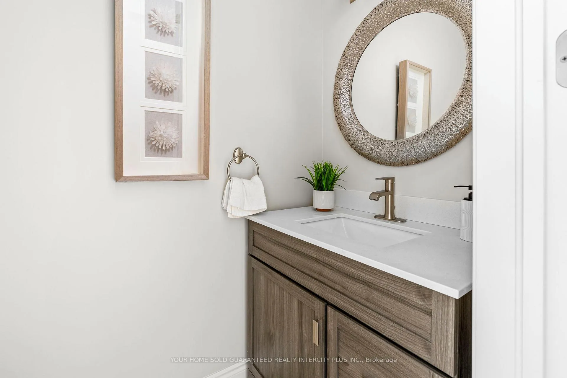 Photo 9 of 150 Lindbergh Drive, Vaughan, Vellore Village — HOMEH