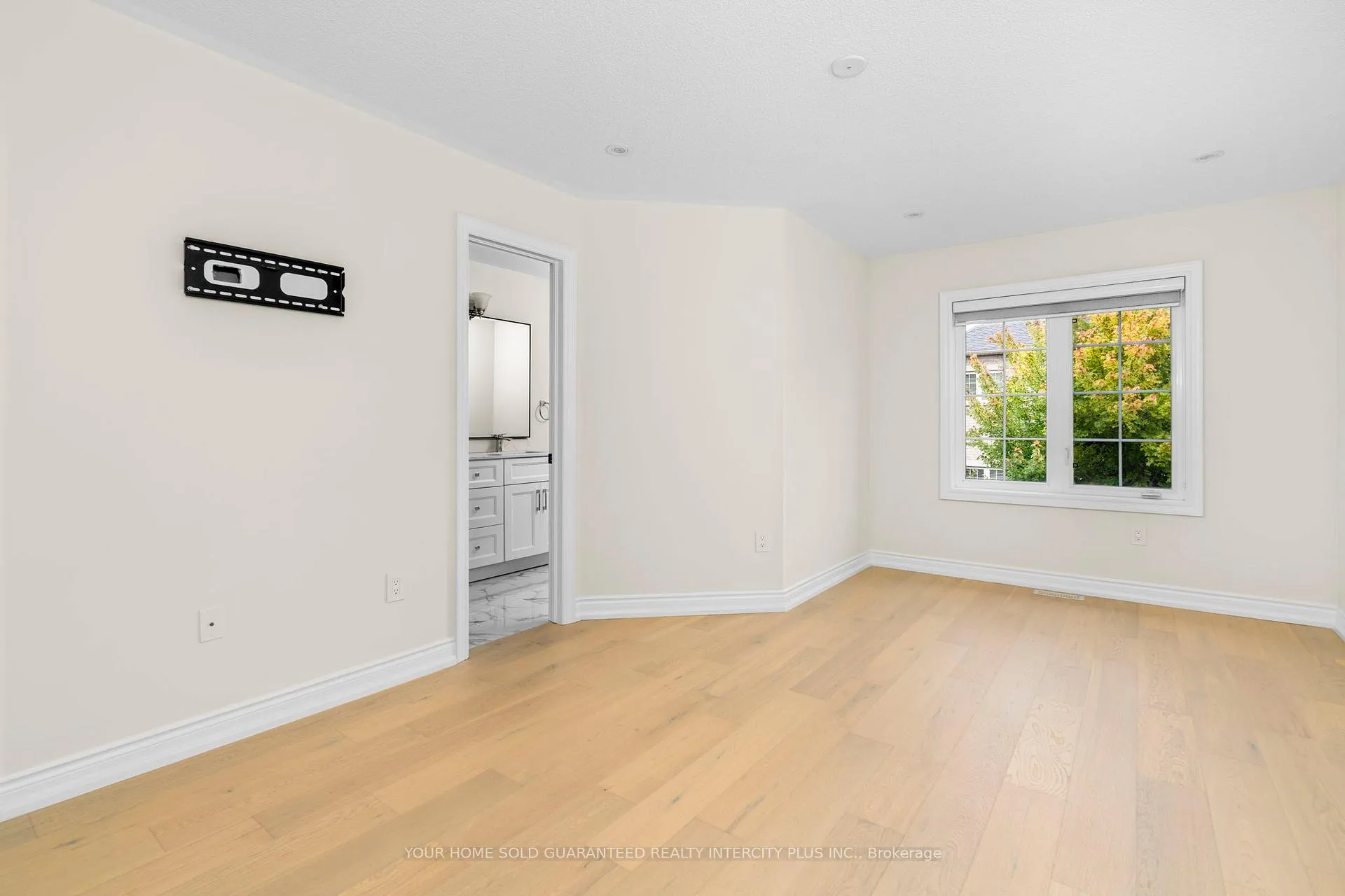 Photo 31 of 150 Lindbergh Drive, Vaughan, Vellore Village — HOMEH