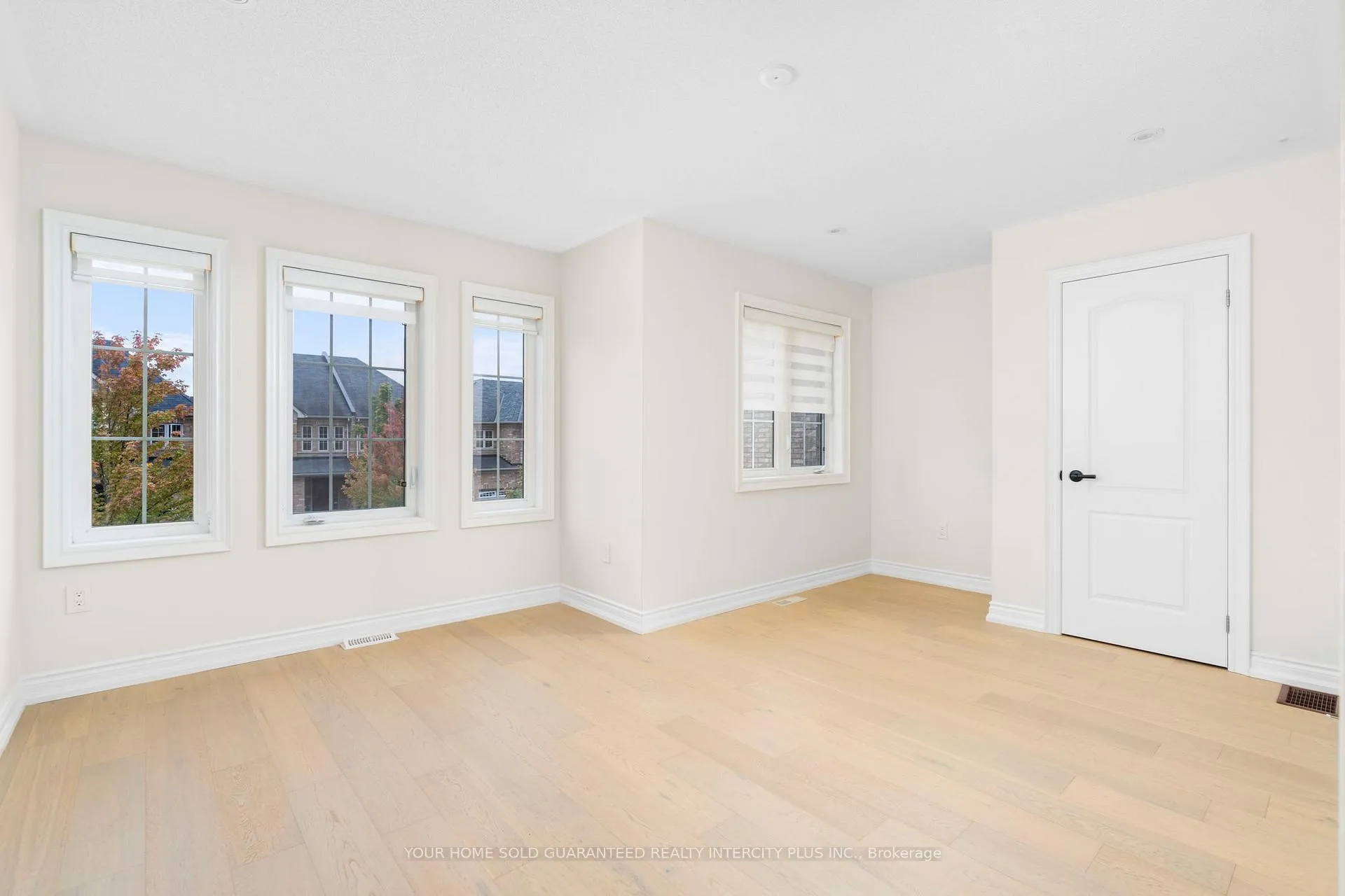 Photo 33 of 150 Lindbergh Drive, Vaughan, Vellore Village — HOMEH