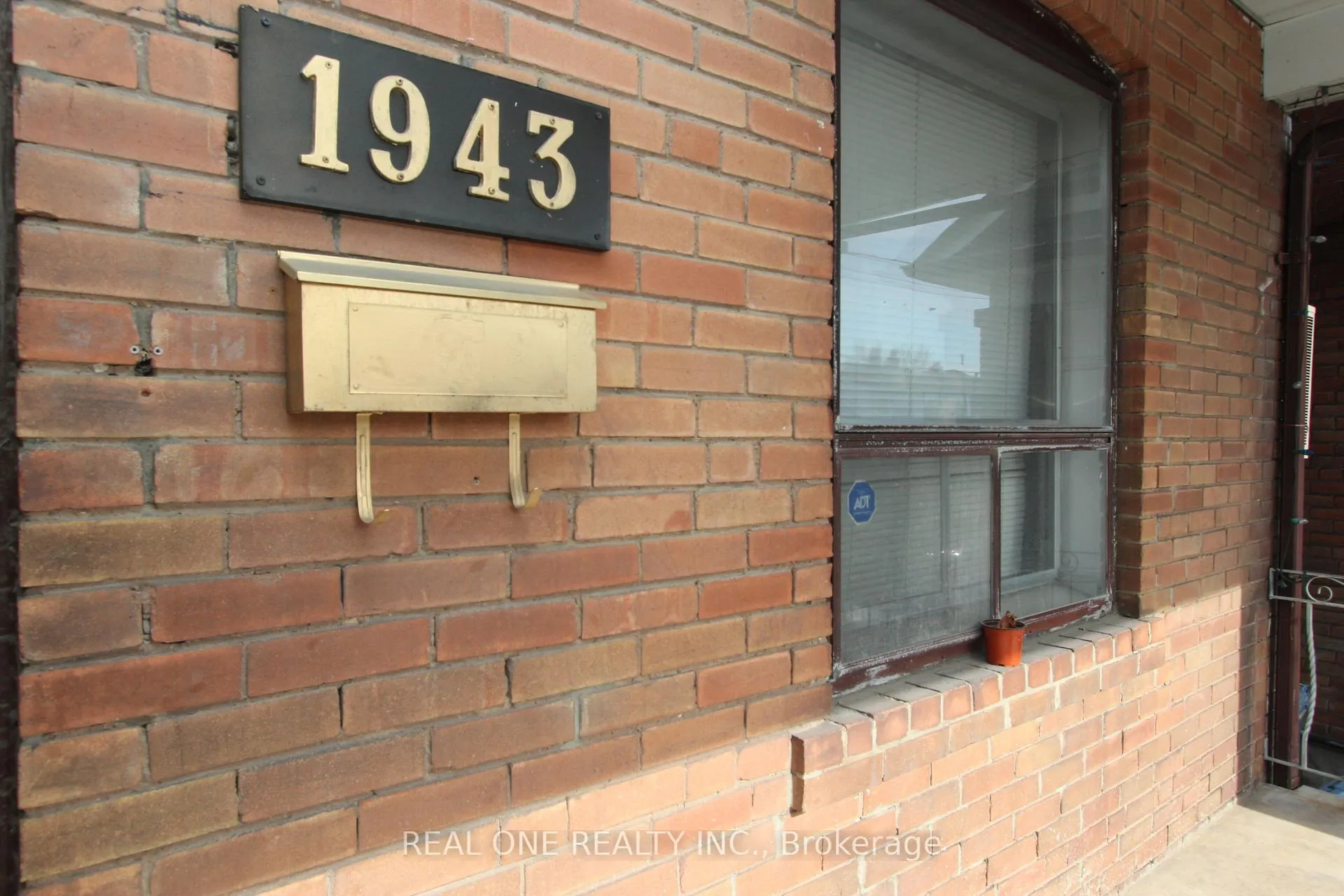 Photo 3 of 1943 Dufferin Street, Toronto, Oakwood Village — HOMEH