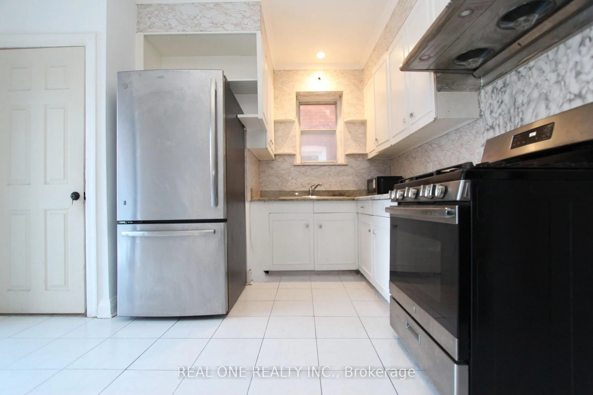 Photo 12 of 1943 Dufferin Street, Toronto, Oakwood Village — HOMEH