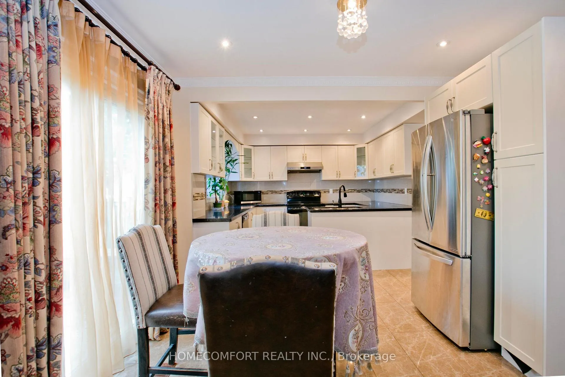 Photo 8 of 658 York Hill Boulevard, Vaughan, Crestwood-Springfarm-Yorkhill — HOMEH