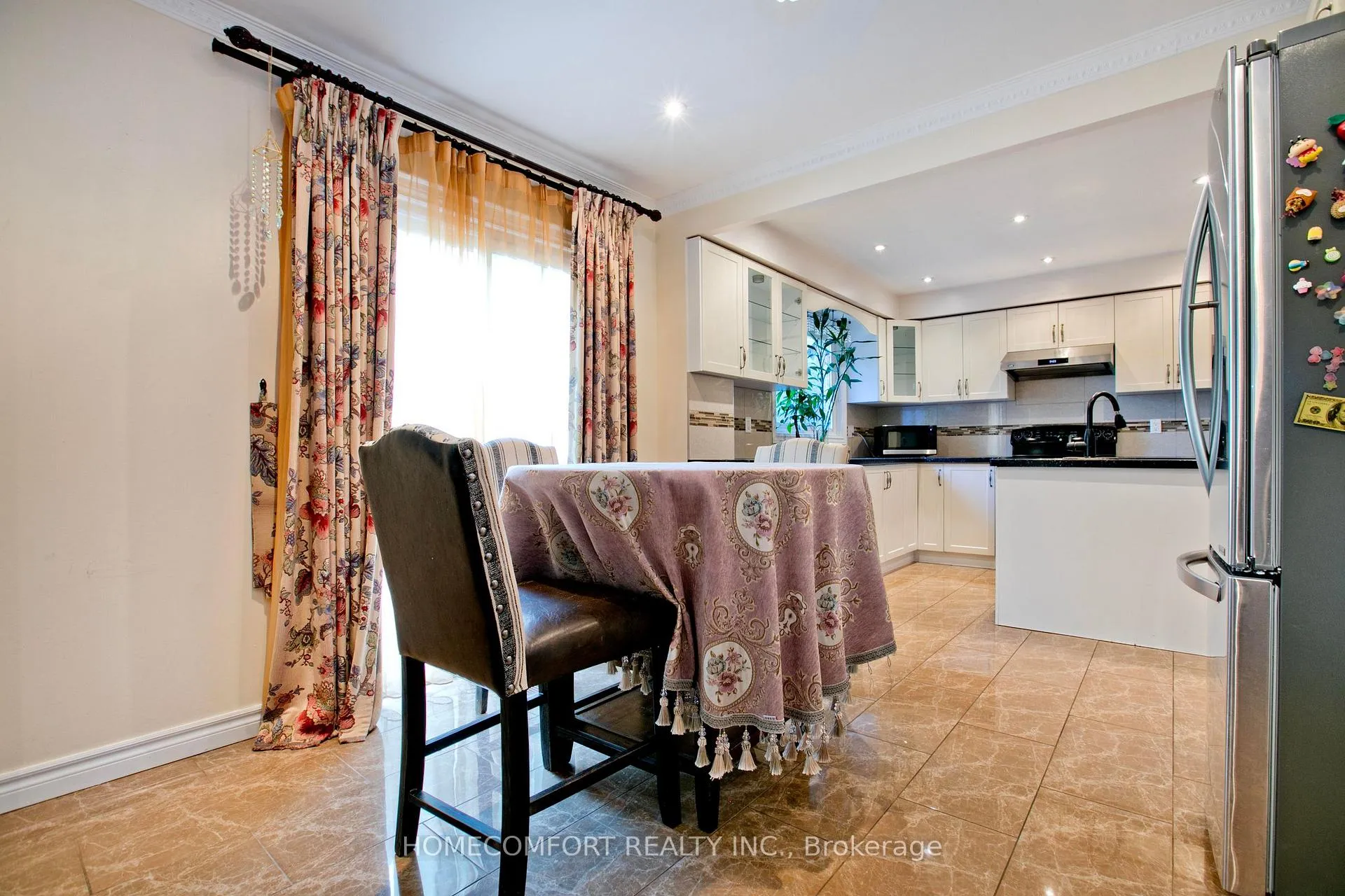 Photo 9 of 658 York Hill Boulevard, Vaughan, Crestwood-Springfarm-Yorkhill — HOMEH