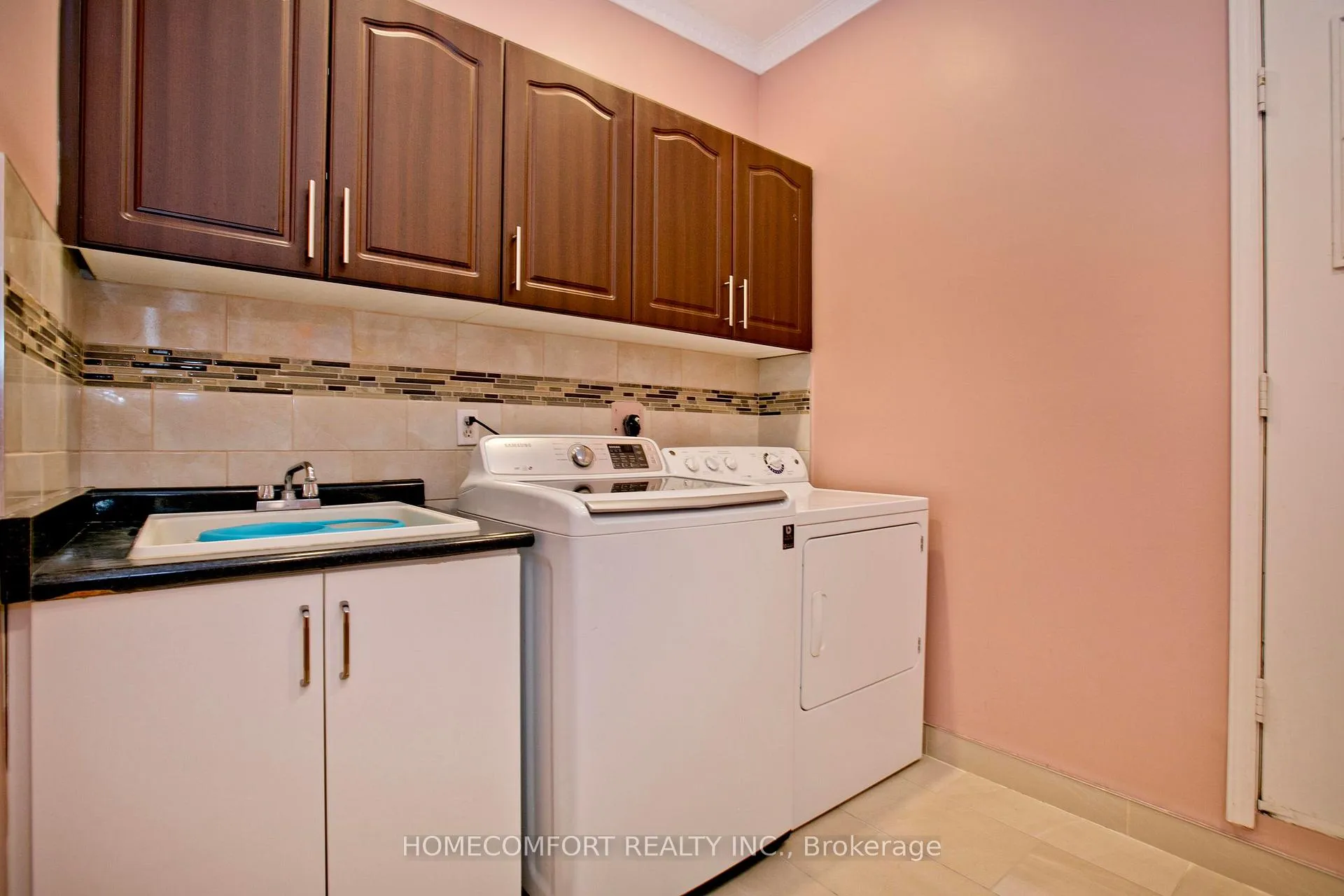 Photo 15 of 658 York Hill Boulevard, Vaughan, Crestwood-Springfarm-Yorkhill — HOMEH