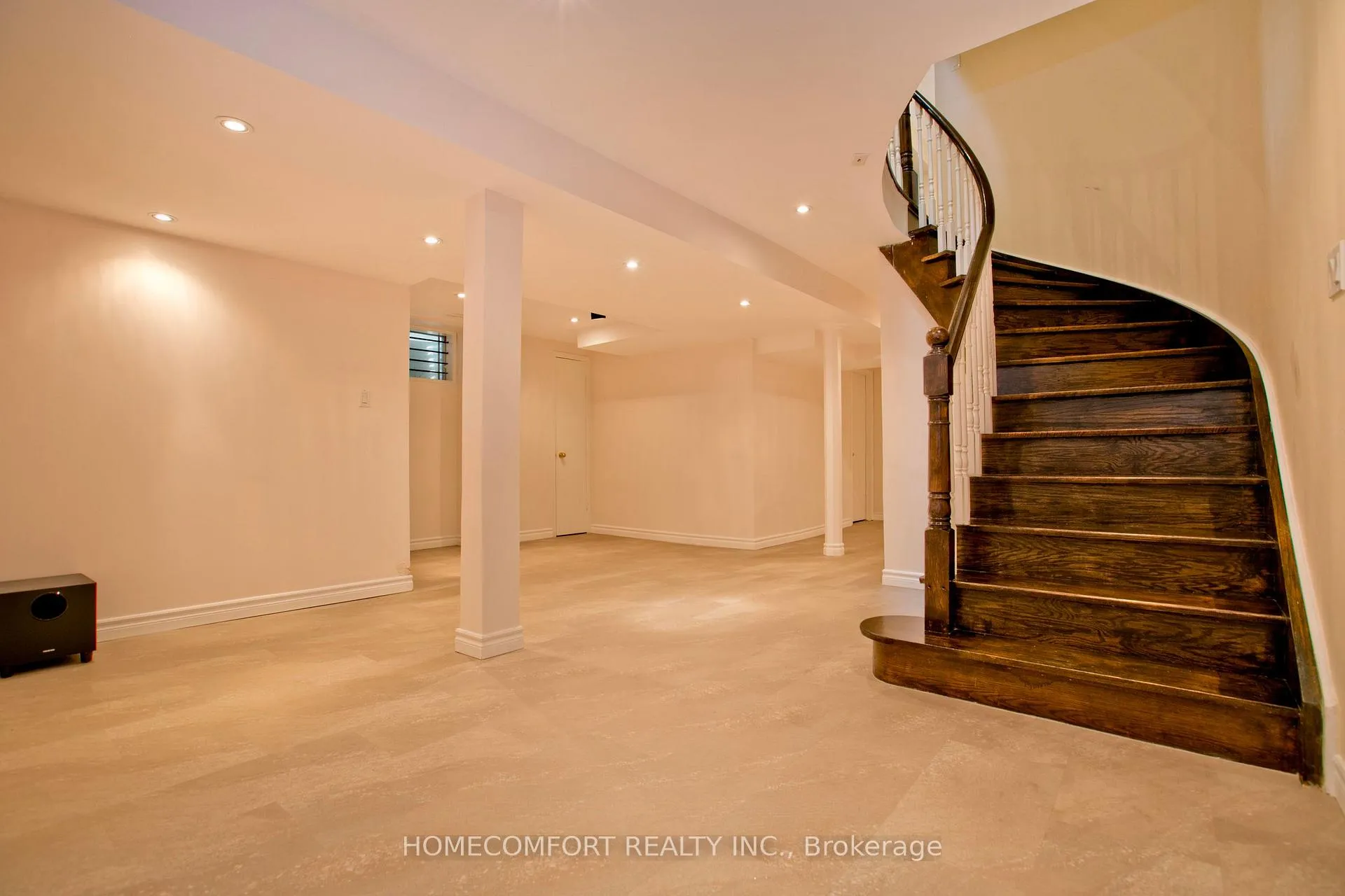 Photo 28 of 658 York Hill Boulevard, Vaughan, Crestwood-Springfarm-Yorkhill — HOMEH