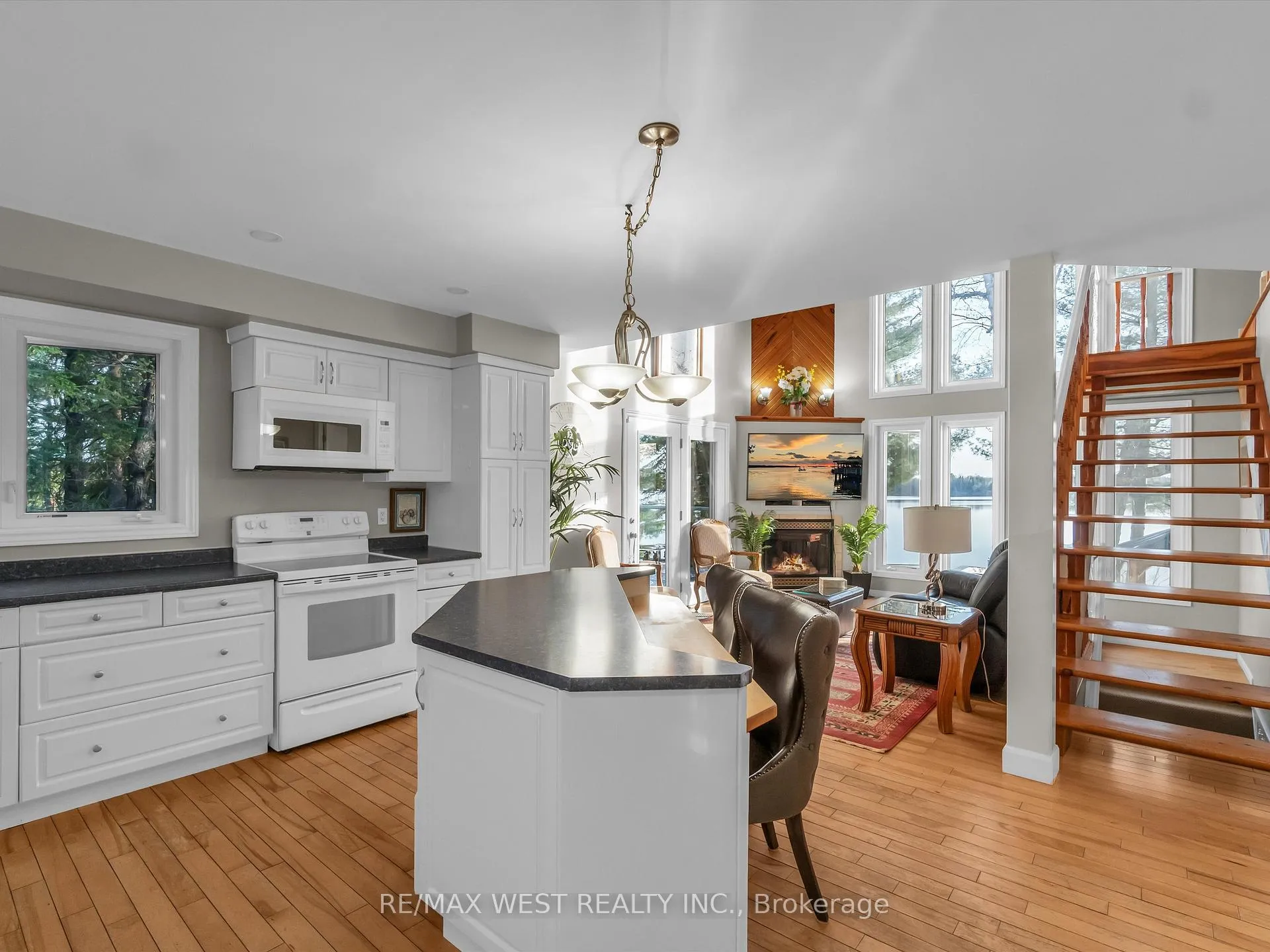Photo 5 of 32 Lakeview Road, McMurrich/Monteith, Bear Lake — HOMEH
