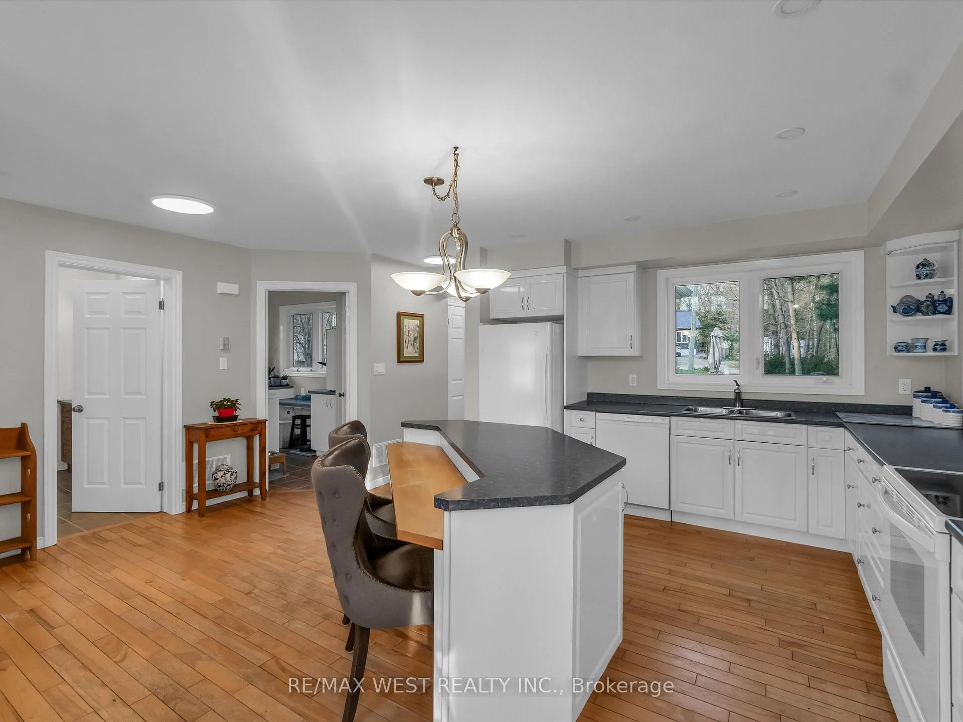 Photo 6 of 32 Lakeview Road, McMurrich/Monteith, Bear Lake — HOMEH