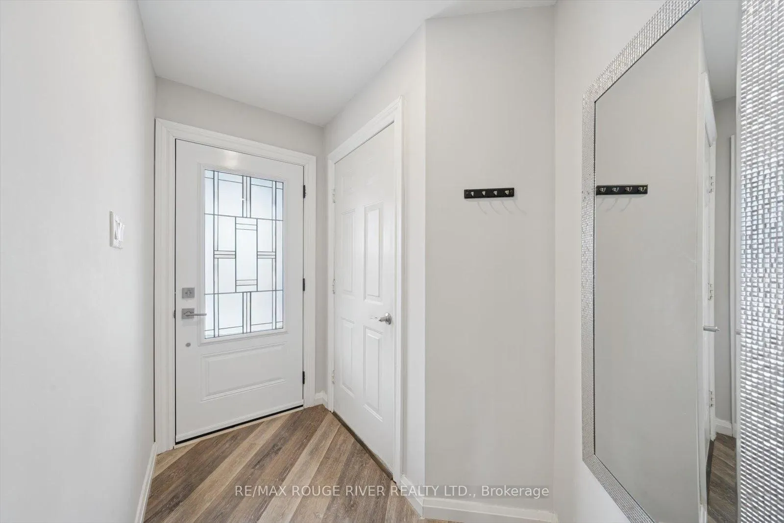 Photo 3 of 13 Prestonway Drive, Clarington, Bowmanville — HOMEH