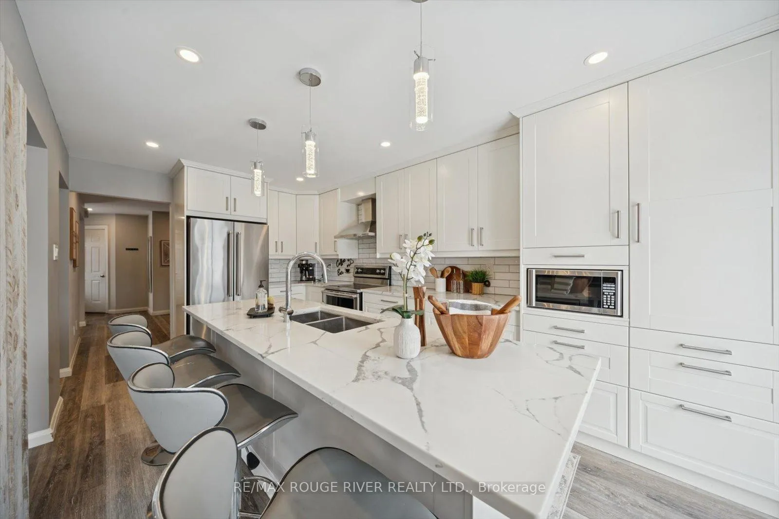 Photo 15 of 13 Prestonway Drive, Clarington, Bowmanville — HOMEH