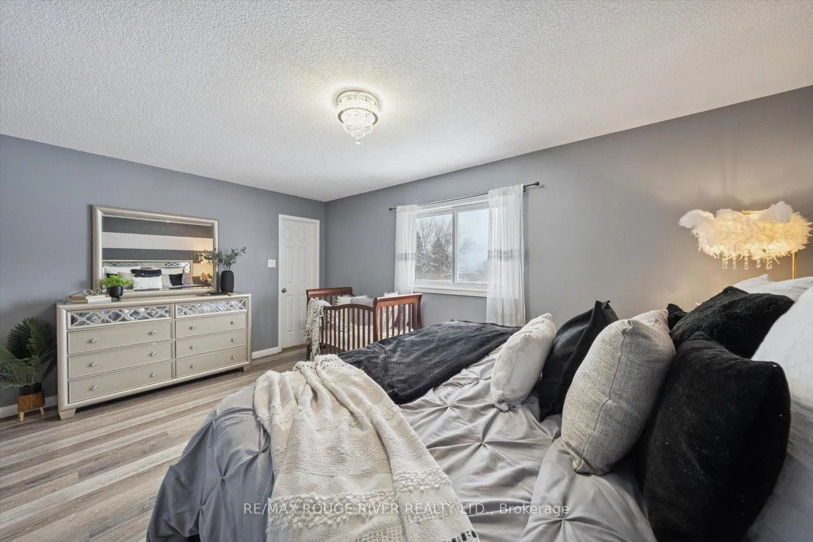 Photo 21 of 13 Prestonway Drive, Clarington, Bowmanville — HOMEH