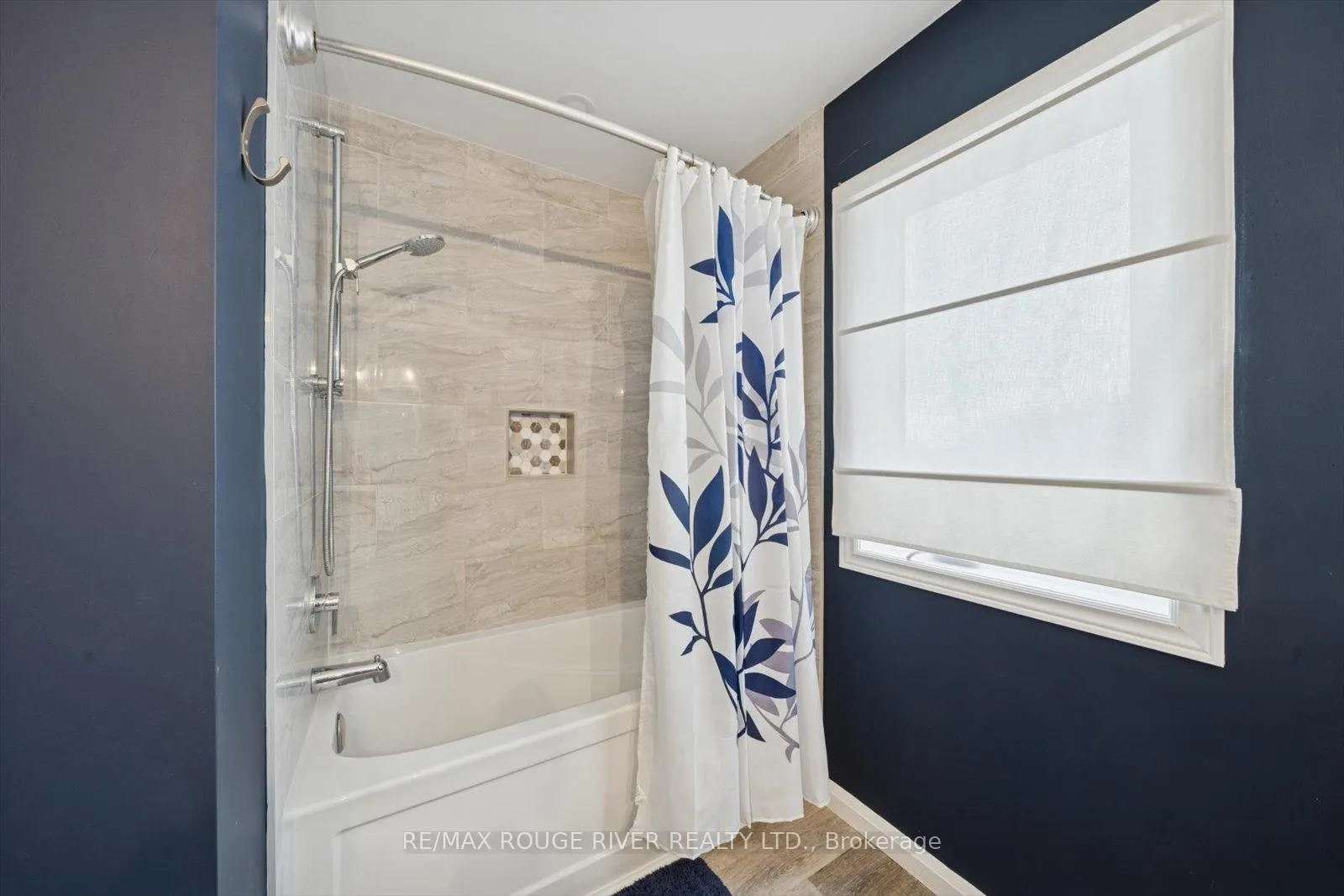 Photo 23 of 13 Prestonway Drive, Clarington, Bowmanville — HOMEH