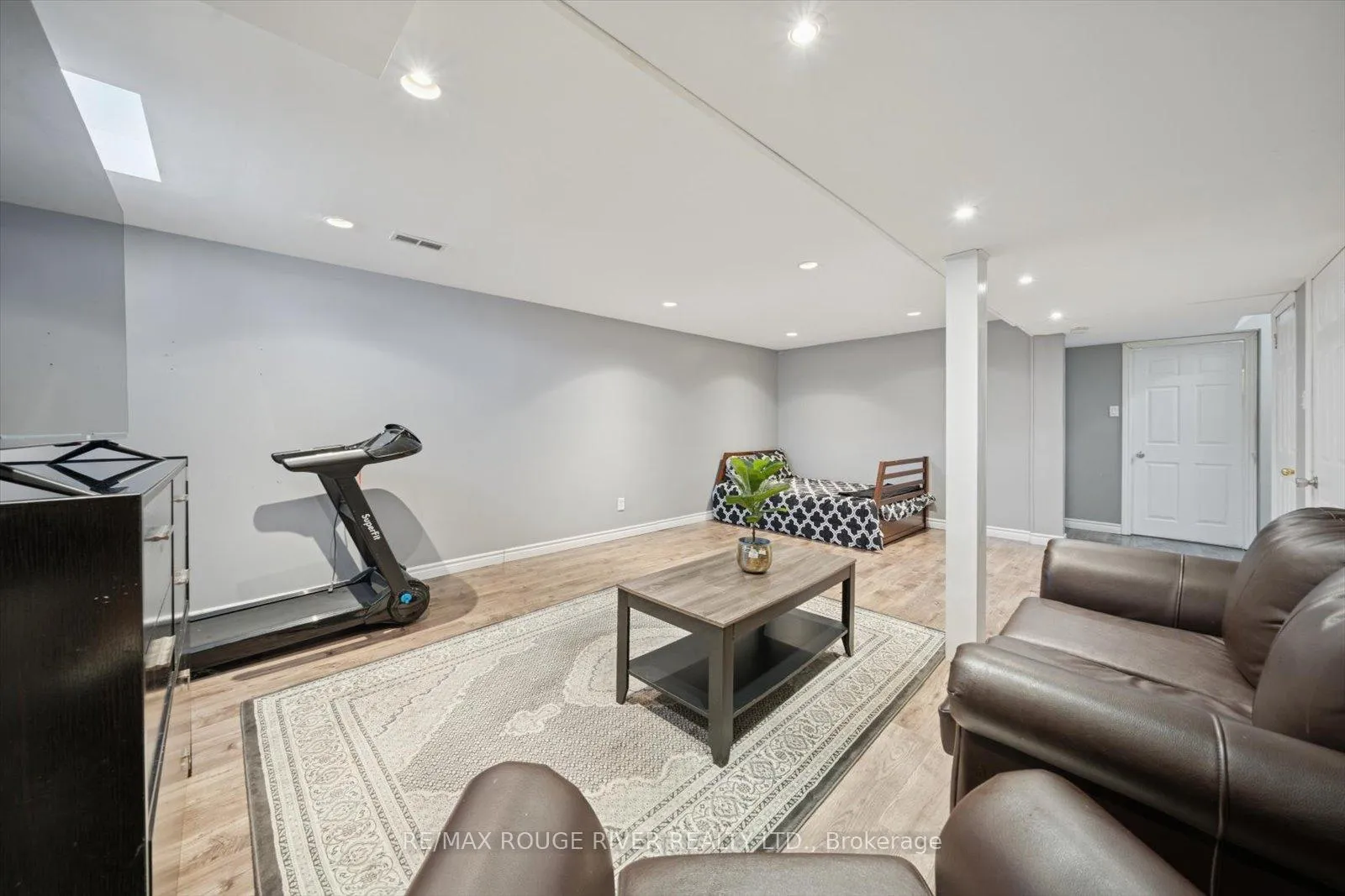 Photo 30 of 13 Prestonway Drive, Clarington, Bowmanville — HOMEH
