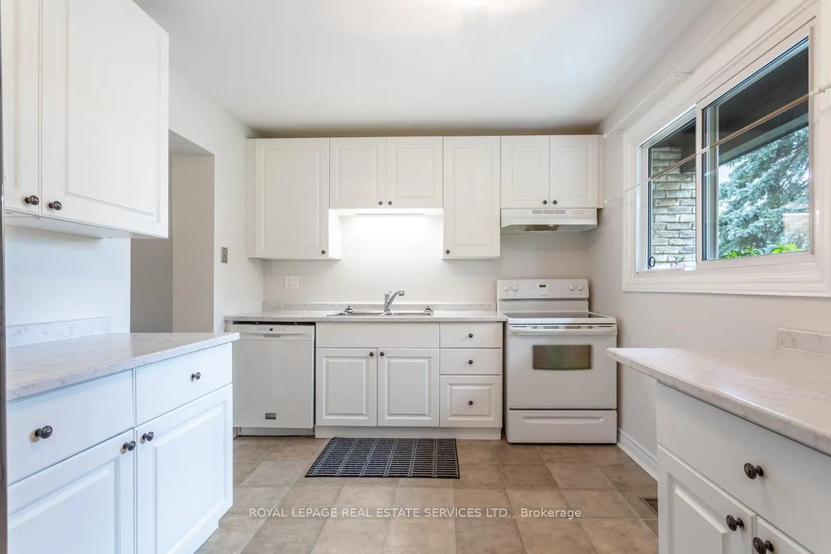 Photo 4 of 16 Larkfield Road, Brampton, Madoc — HOMEH