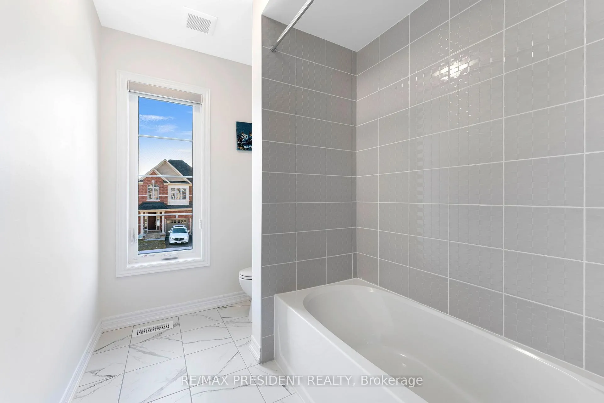 Photo 23 of 269 Broadacre Drive, Kitchener — HOMEH