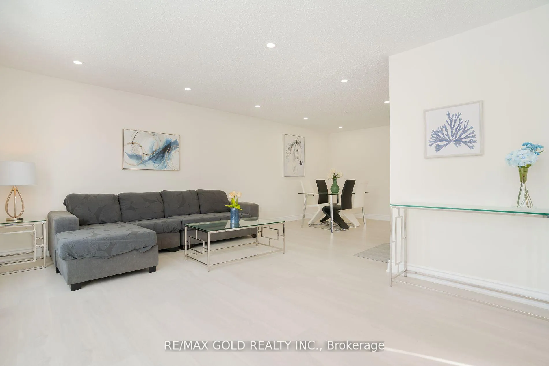 Photo 6 of 327 Balmoral Drive, Brampton, Avondale — HOMEH