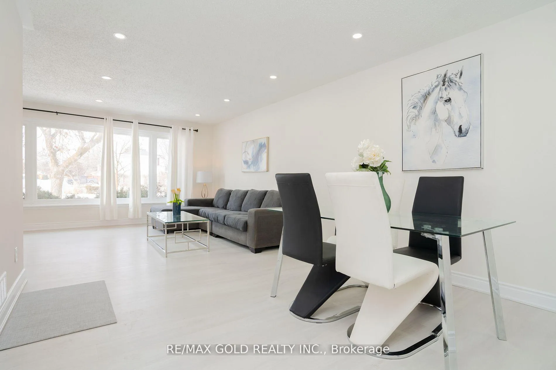 Photo 10 of 327 Balmoral Drive, Brampton, Avondale — HOMEH
