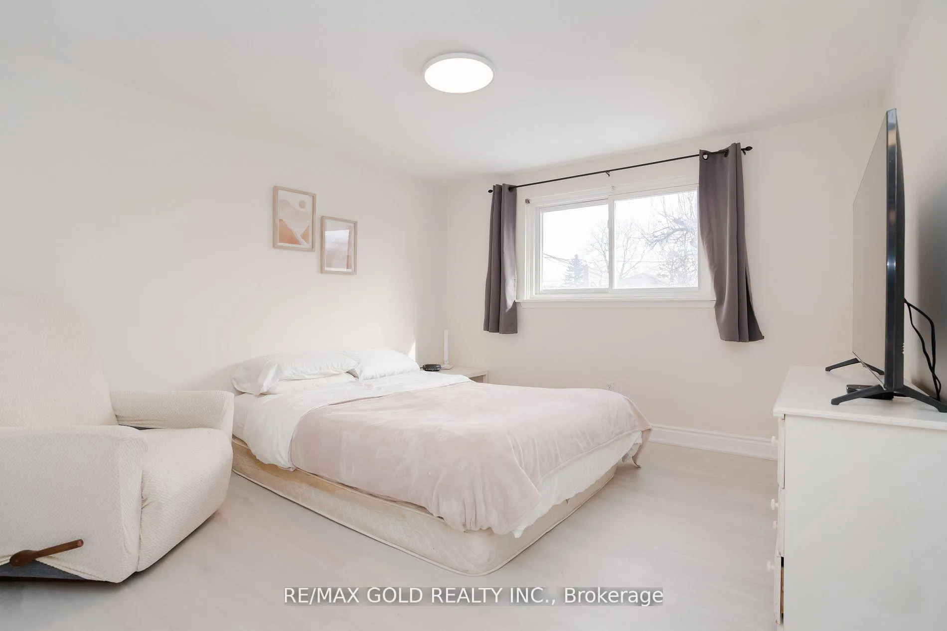 Photo 16 of 327 Balmoral Drive, Brampton, Avondale — HOMEH