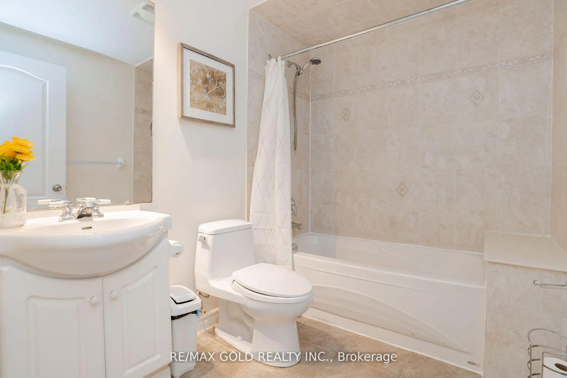 Photo 18 of 327 Balmoral Drive, Brampton, Avondale — HOMEH