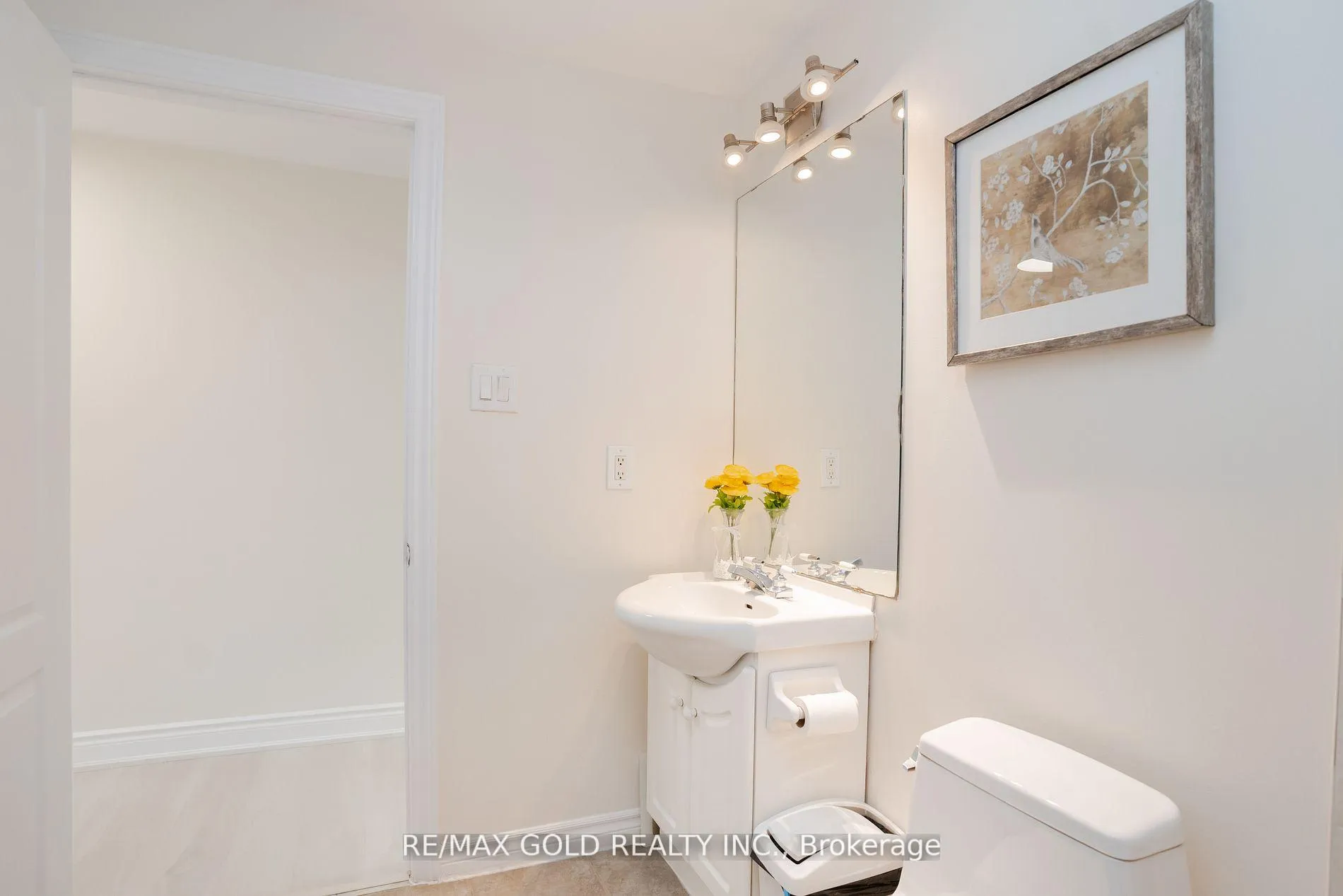 Photo 19 of 327 Balmoral Drive, Brampton, Avondale — HOMEH